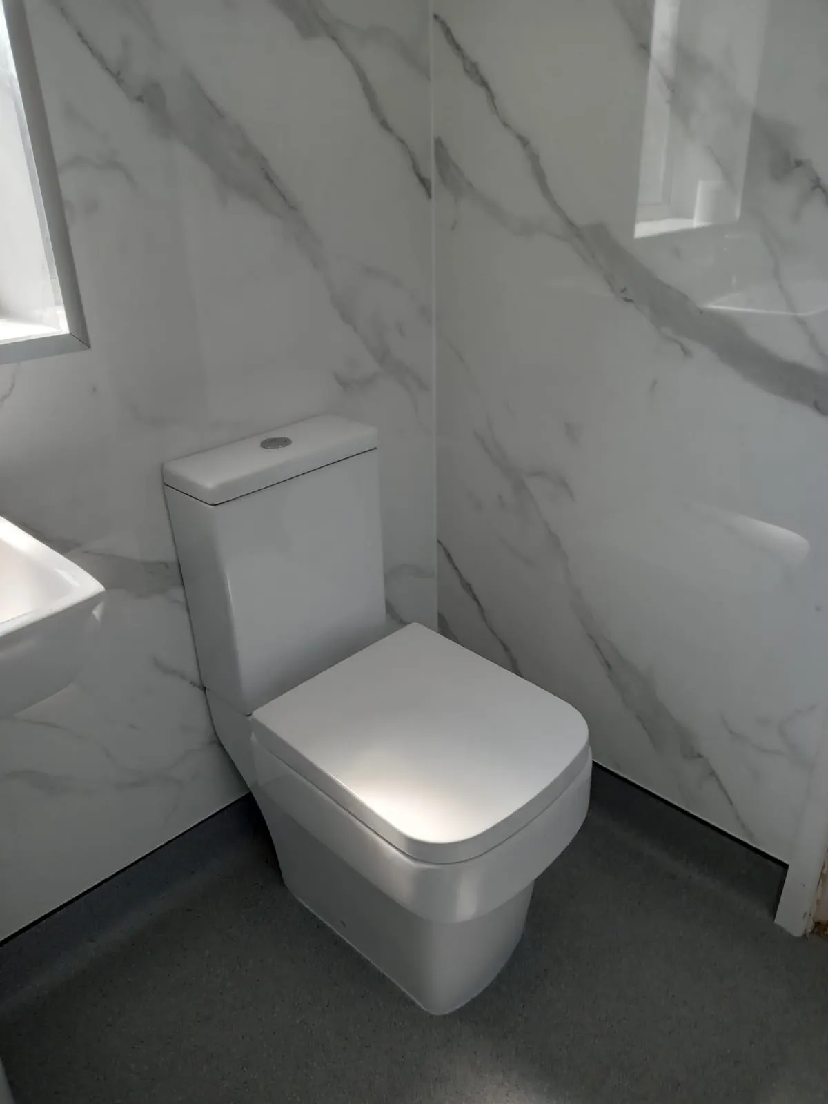 En-suite bathroom installation by DH1 Bathrooms in Durham — project 4