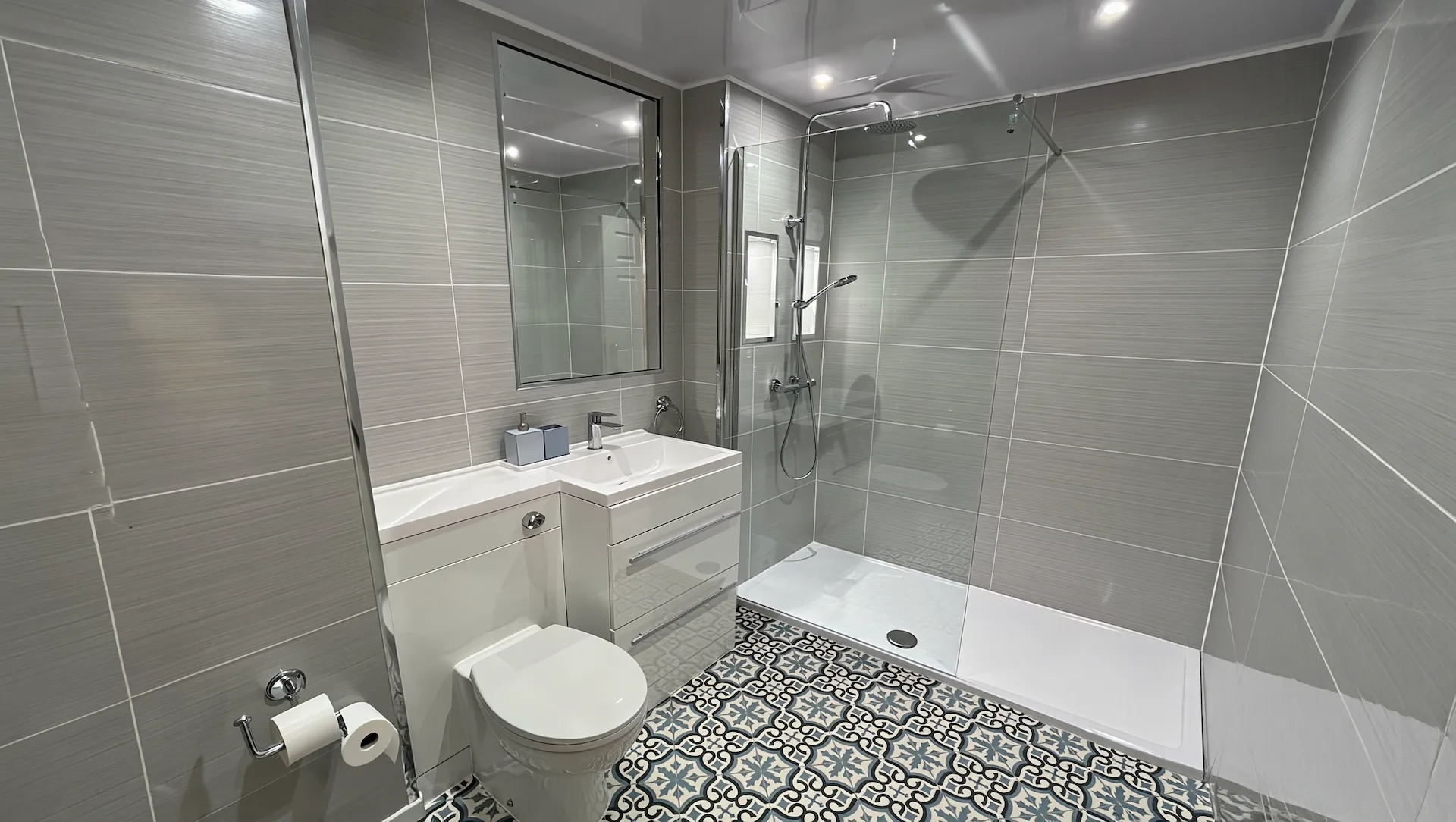 Shower design by DH1 Bathrooms